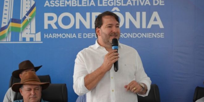 Deputado Alex Redano enaltece papel da Agroari dentro da Expoari