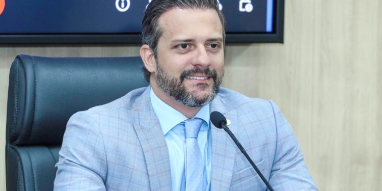 Emenda do deputado Delegado Lucas garante motos para a Saúde de Monte Negro