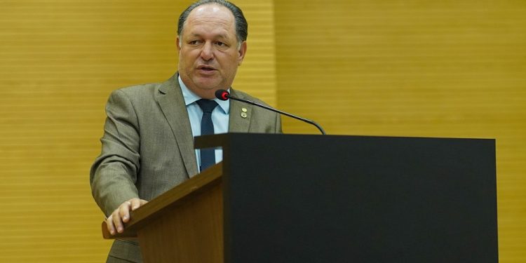 Pedro Fernandes denuncia situação do Soldado da Borracha em Cujubim