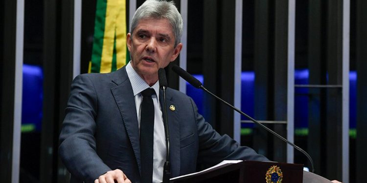 Jaime Bagattoli defende o agronegócio e aponta falta de apoio do Governo Federal aos estados no combate aos incêndios