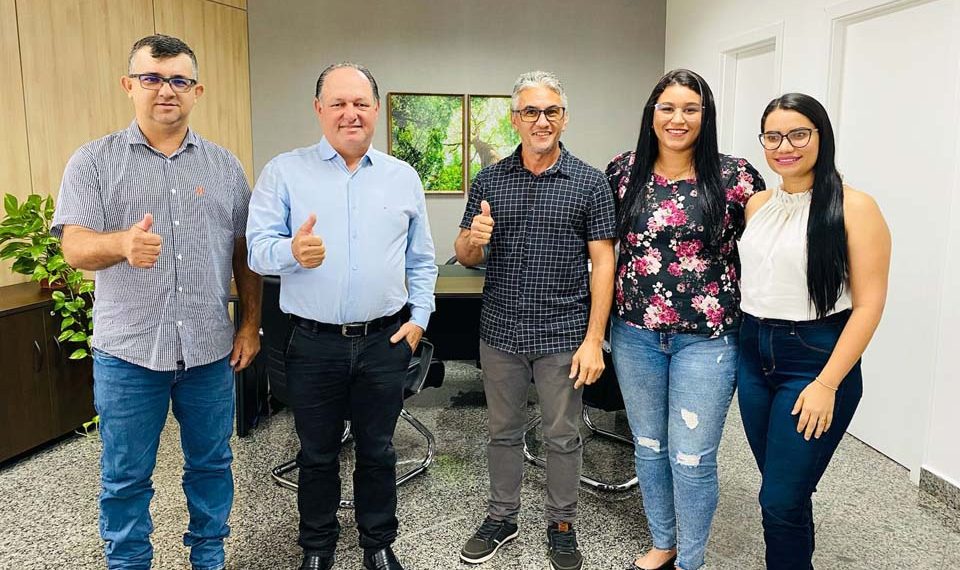 Deputado Pedro Fernandes recebe prefeito e vice-prefeito eleitos de Rio Crespo e reafirma compromisso com o Município