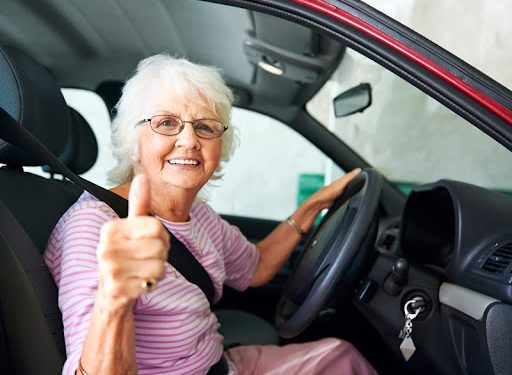 Pessoas idosas têm direito a 50% de desconto na renovação da Carteira Nacional de Habilitação em Rondônia