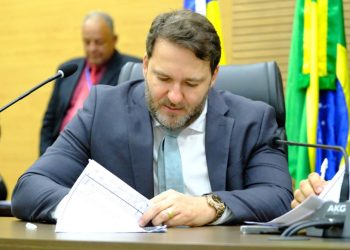 Deputado Alex Redano indica construção de banheiros no Espaço Alternativo em Porto Velho