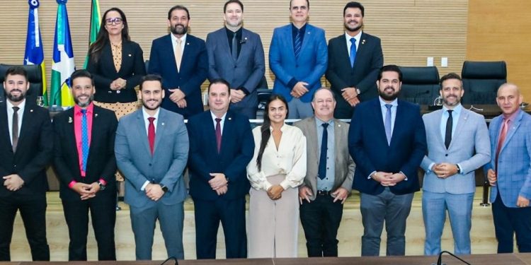 Deputados elegem Mesa Diretora da Alero para o biênio 2025/2026