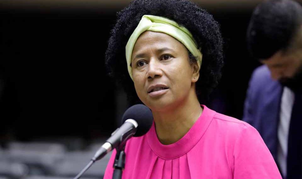 A pedido da deputada Silvia Cristina comissão da câmara debate cenário da oncologia no Brasil