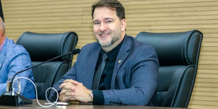 R$ 300 mil em emendas para aquisição de Implanon em três municípios