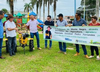 Pedro Fernandes entrega implementos agrícolas para fortalecer a agricultura familiar em Monte Negro