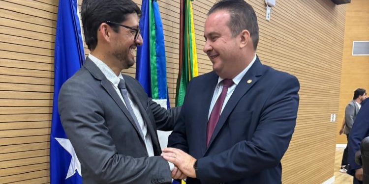 Deputado Luís do Hospital parabeniza procurador-geral por título de Cidadão Honorário de Rondônia