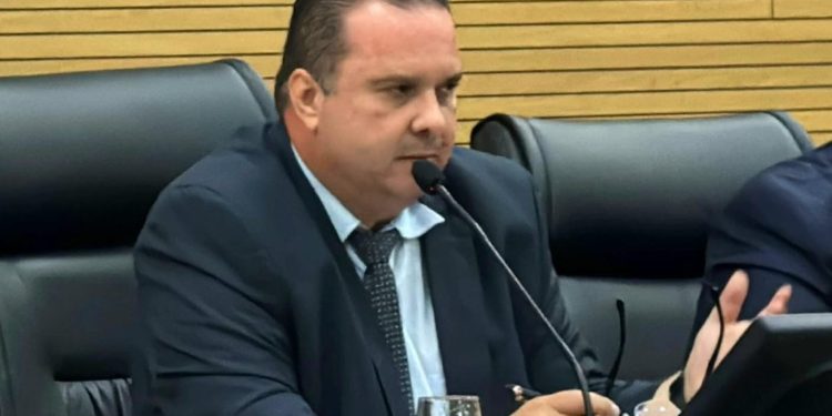 Deputado Luís do Hospital dá voz aos servidores da Emater em reunião por valorização salarial
