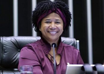 Sílvia Cristina garante passagens aéreas para jovens atletas de Rondônia disputar competições