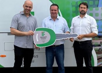 IFRO de Jaru recebe ônibus de R$ 700 mil viabilizado com emenda de Luís do Hospital