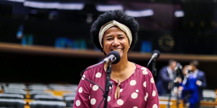 Deputada Silvia Cristina comemora sanção de lei que faz justiça às 500 famílias da Reserva Rio Ouro Preto