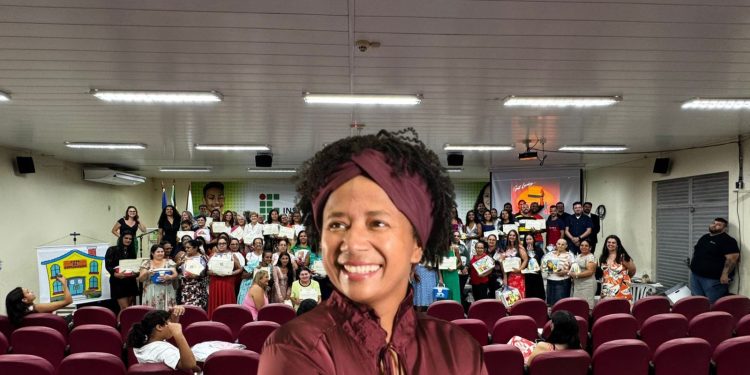 Mais de 150 certificados são entregues em Ji-Paraná, para alunos do Casa da Comunidade.