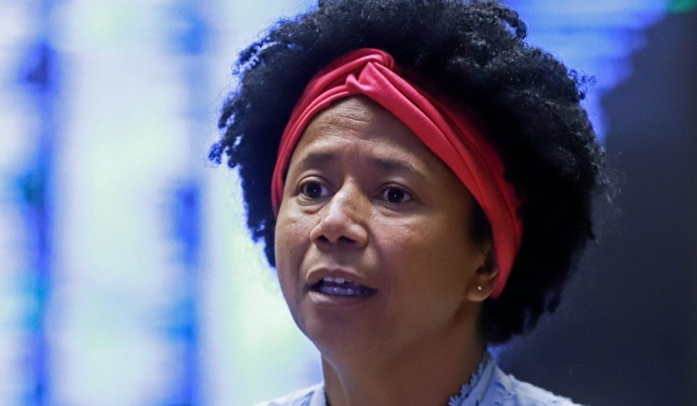 Deputada Sílvia Cristina votou contra projeto que retira direitos de quem recebe o BPC