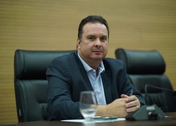 Lei de autoria do deputado Luís do Hospital garante inclusão de paternidade em registros civis em RO