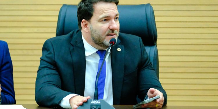 Deputado Alex Redano cobra recuperação e substituição de ponte na RO-205, em Cujubim