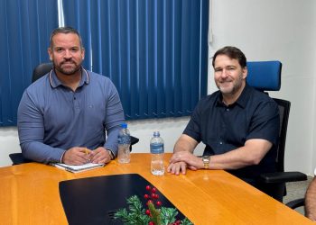 Deputado Alex Redano discute CNH Social com diretor do Detran