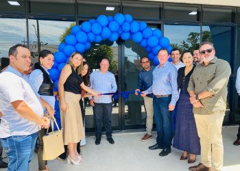 Pedro Fernandes participa da inauguração da nova prefeitura de Cujubim e destaca avanço do município