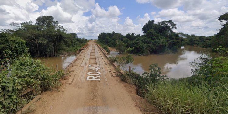 Deputado Pedro Fernandes solicita recuperação urgente de ponte na RO-457 sobre o Rio Massangana, em Alto Paraíso