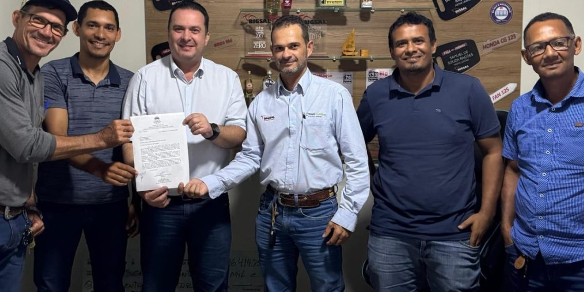 Deputado Dr. Luís do Hospital entrega 37 mil mudas de café clonal em Nova União