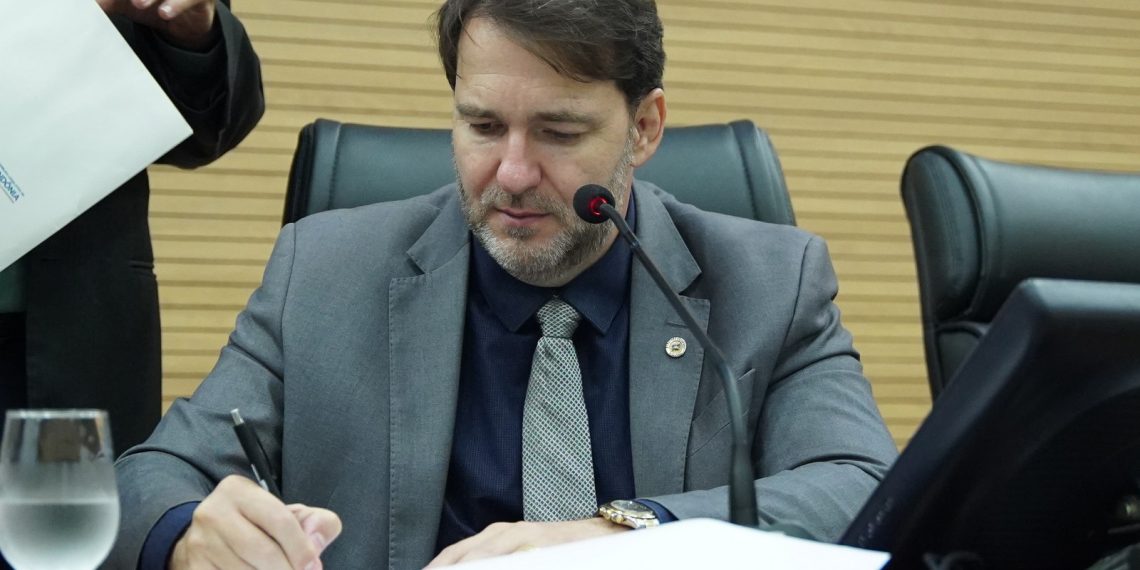 Presidente da Assembleia Legislativa solicita manutenção da RO-140 em Cacaulândia