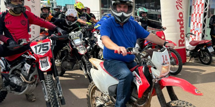 Deputado Dr. Luís do Hospital prestigia a 4ª edição do Trilhão Jaruense