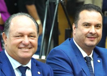 Deputados Pedro Fernandes e Dr. Luís do Hospital comemoram inovação na emissão da Guia de Trânsito Animal para equídeos em Rondônia