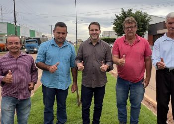 Presidente Alex Redano vistoria execução de emenda de R$ 960 mil para iluminação pública em Vale do Anari