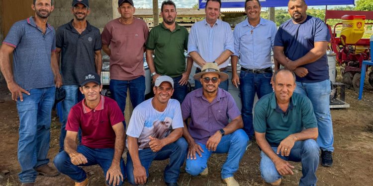 Luís do Hospital garante entrega de 12 tanques de leite para produtores de Urupá