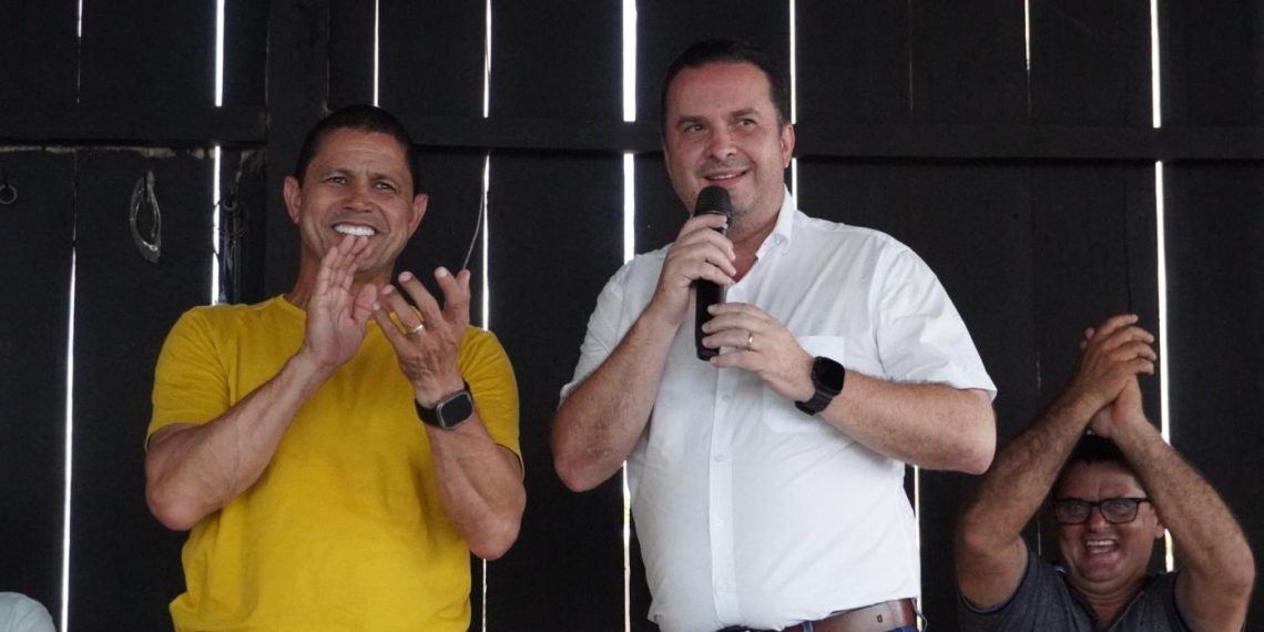 Dr. Luís do Hospital entrega equipamentos agrícolas para produtores de Mirante da Serra