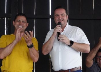 Dr. Luís do Hospital entrega equipamentos agrícolas para produtores de Mirante da Serra