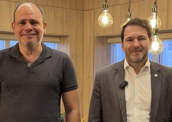 Presidente Alex Redano firma parceria com MDC no combate à depressão