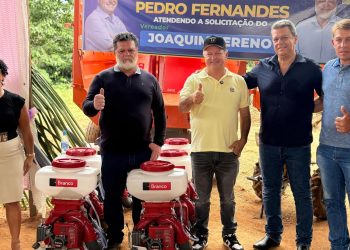Deputado Pedro Fernandes entrega implementos agrícolas para fortalecer a produção rural em Monte Negro