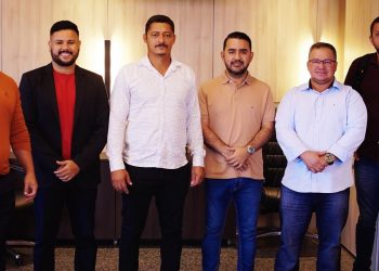 Gabinete da Presidência recebe vereadores e prefeito de Itapuã do Oeste