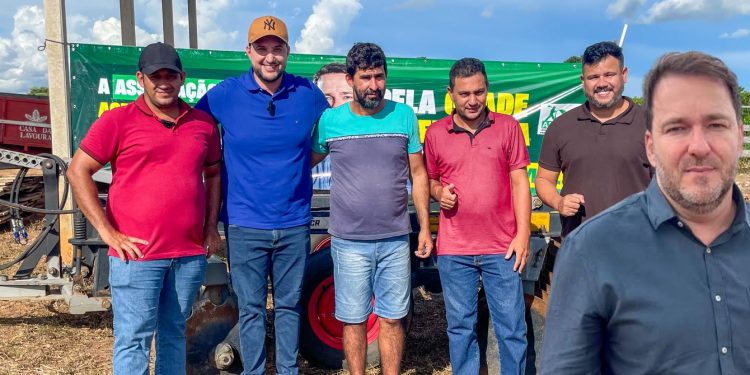 Associação ASPRUER recebe grade niveladora por meio de emenda do deputado Alex Redano