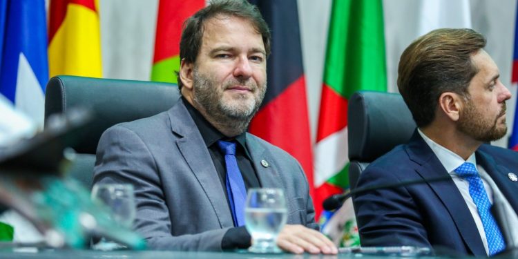 Deputado Alex Redano prestigia reunião nacional de presidentes de Assembleias Legislativas em Belém