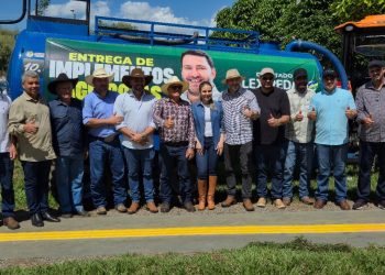 Deputado Alex Redano entrega implemento agrícola à Secretaria de Agricultura de Ariquemes a pedido da prefeita Carla Redano