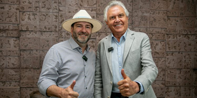 Governador Ronaldo Caiado é recepcionado pelo presidente Alex Redano na 12ª Rondônia Rural Show em Ji-Paraná