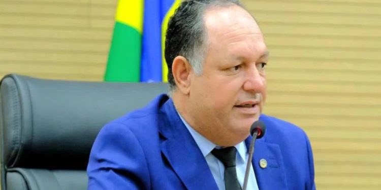 Deputado Pedro Fernandes solicita recuperação urgente da RO-010 entre Cacaulândia e Monte Negro