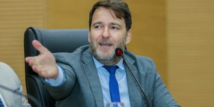 Deputado Alex Redano solicita recuperação urgente da RO-457, no trecho entre a BR-421 e a RO-459, em Ariquemes