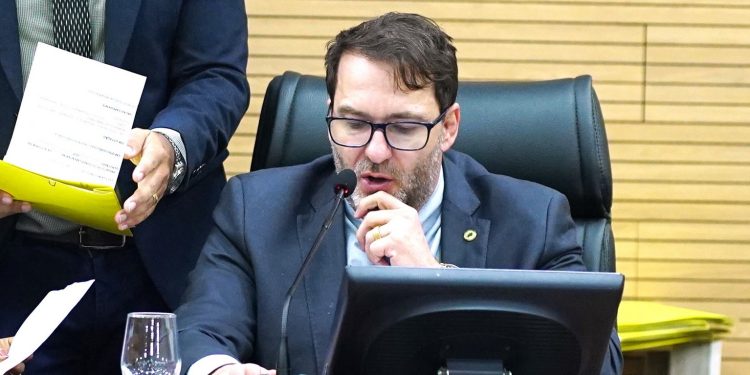 Deputado Alex Redano solicita recuperação urgente da RO-420 entre Buritis e Nova Mamoré