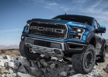 Outro modelo teria se espatifado completamente’, diz diretor da Ford sobre salto da Ranger Raptor