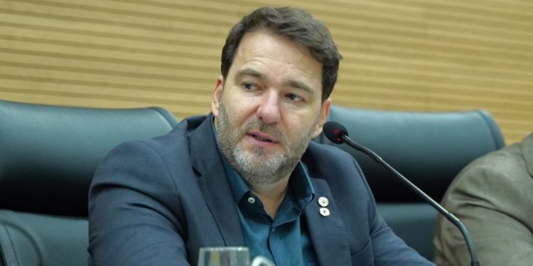 Deputado Alex Redano cobra recuperação urgente da RO-408 entre Vila União e Campo Novo de Rondônia