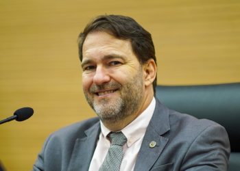 Alex Redano solicita equipamentos hospitalares para São Francisco do Guaporé