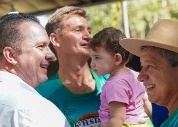 Dr. Luís do Hospital prestigia 6ª Festa da Agricultura Familiar em Theobroma