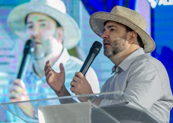 Deputado Alex Redano convida população para prestigiar os 40 anos da Expoari