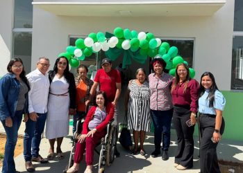 Deputada Sílvia Cristina faz a entrega da Capela Mortuária em Pimenteiras do Oeste