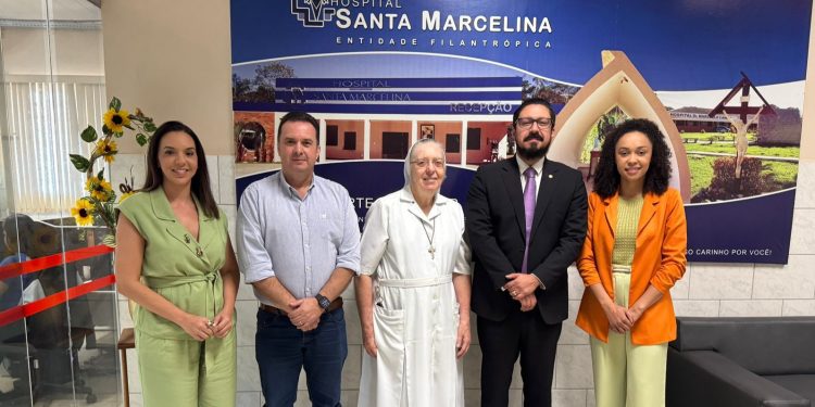 Dr. Luís do Hospital visita Hospital Santa Marcelina e garante apoio à unidade