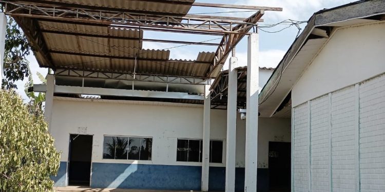 Alex Redano indica reforma urgente da Escola Maria Abreu Bianco em Campo Novo de Rondônia