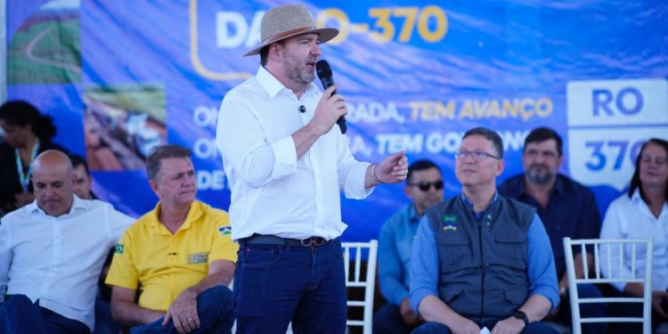 Presidente da Assembleia Legislativa comemora entrega da RO-370, a Rodovia do Boi, em Corumbiara